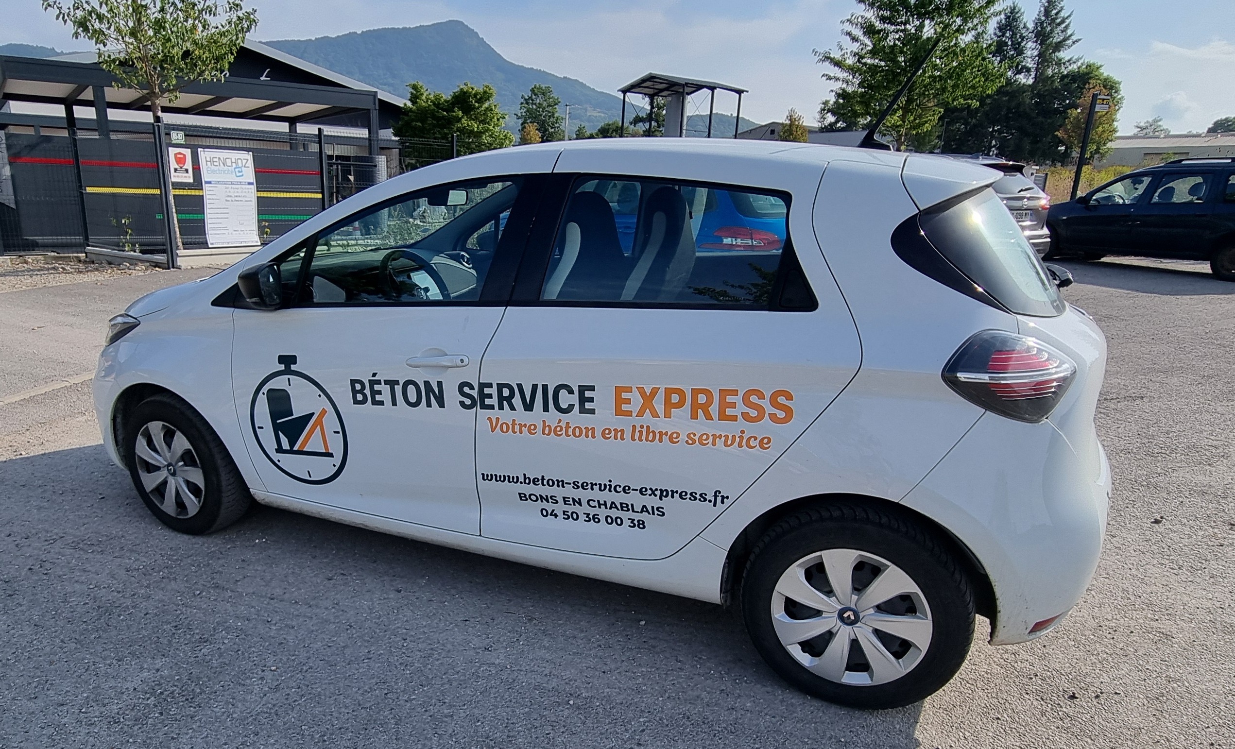 Marquage voiture commerciale entreprise Béton Service Express